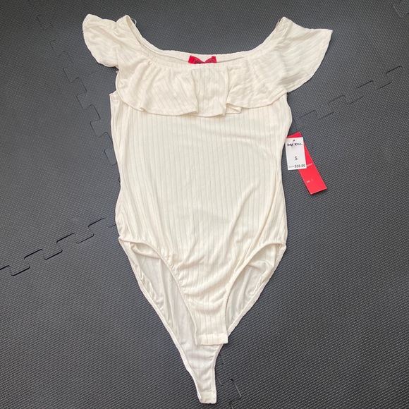 [NWT] Bodysuit - Picture 1 of 1